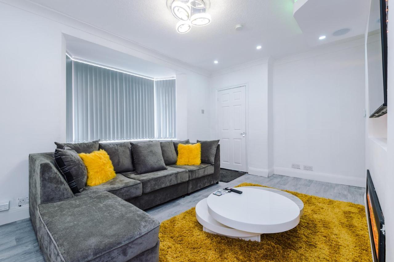 Nice Three Bedroom House In Манчестер Екстер'єр фото